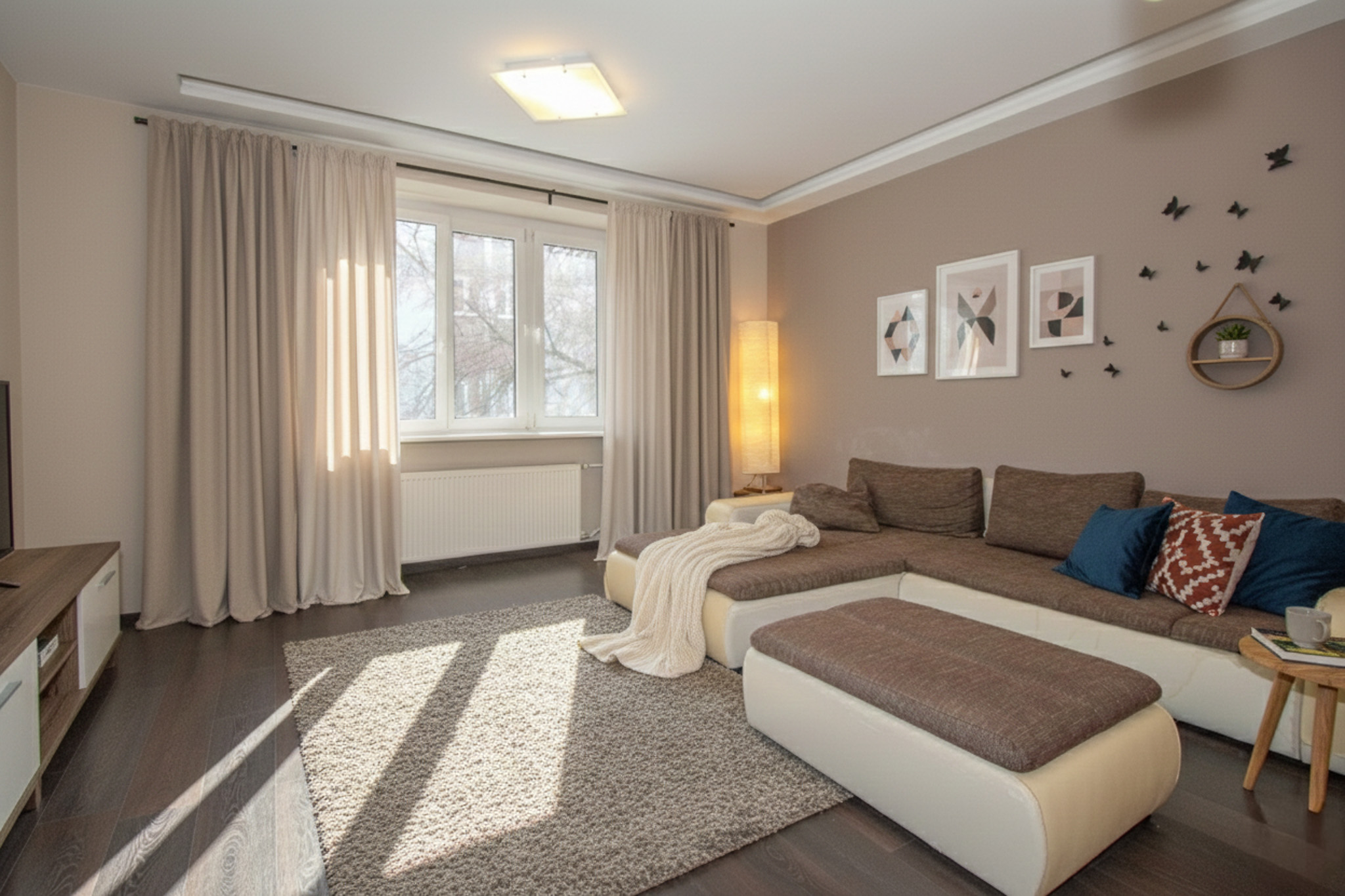 TOPNOVINKA: PRIESTRANNÝ 2-IZBOVÝ BYT S BALKÓNOM DO DVORA – JELENIA ULICA, Staré mesto