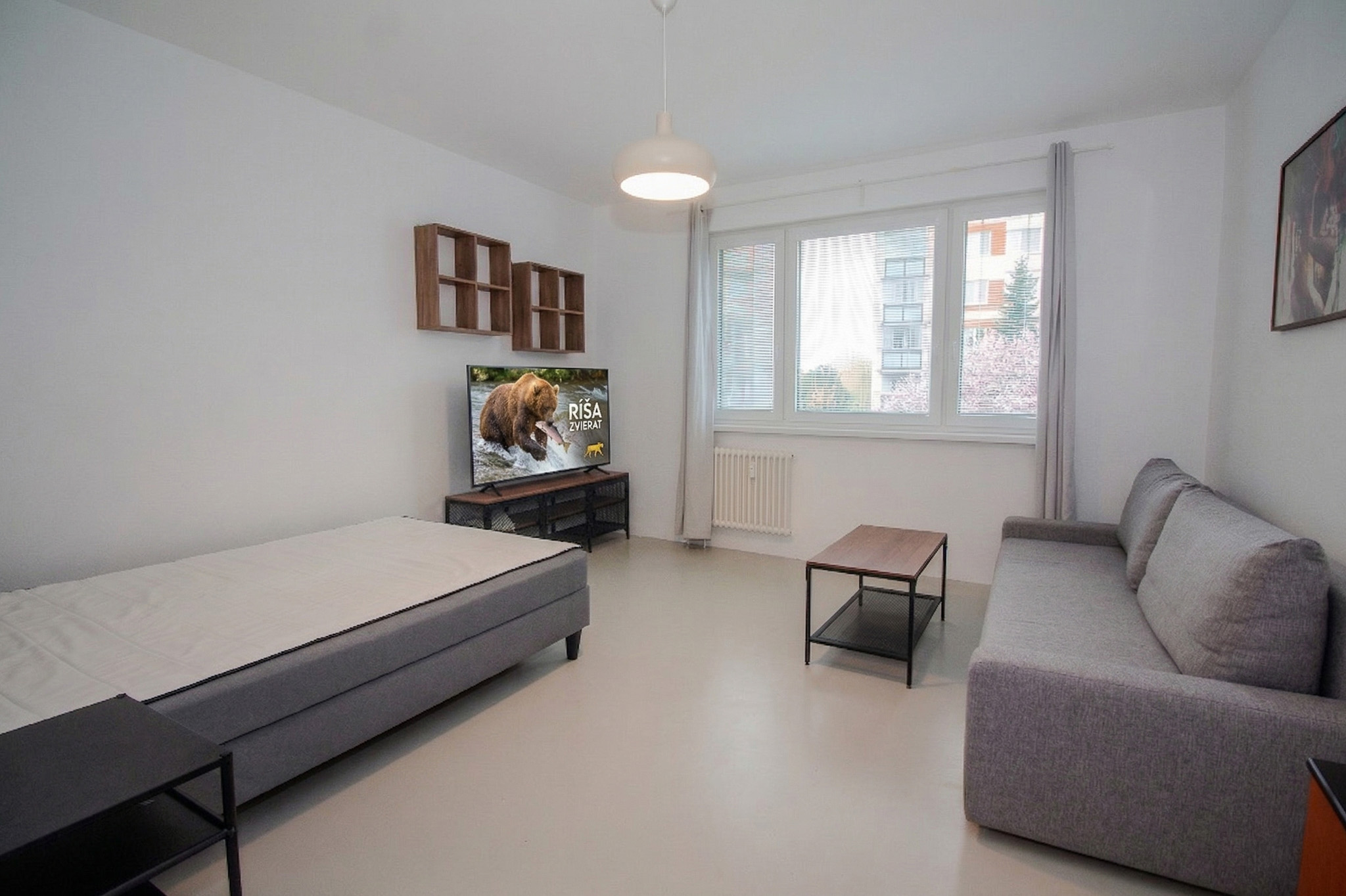 TOPNovinka: Prenájom ŠTÝLOVÝ 1-IZBOVÝ BYT S BALKÓNOM PO REKONŠTRUKCII – RUŽINOV, RUŽOMBERSKÁ ULICA