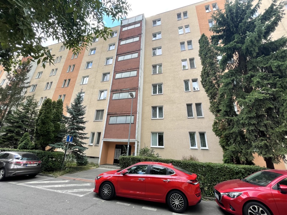 Prenájom 1,5 izbového bytu v Ružinove na Radarovej ul. v skvelej cene
