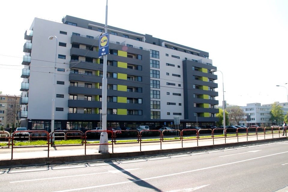 Predané: Moderný 2-izbový byt s presklenou terasou v Ružinove – CityHouse, Ružinovská 40!